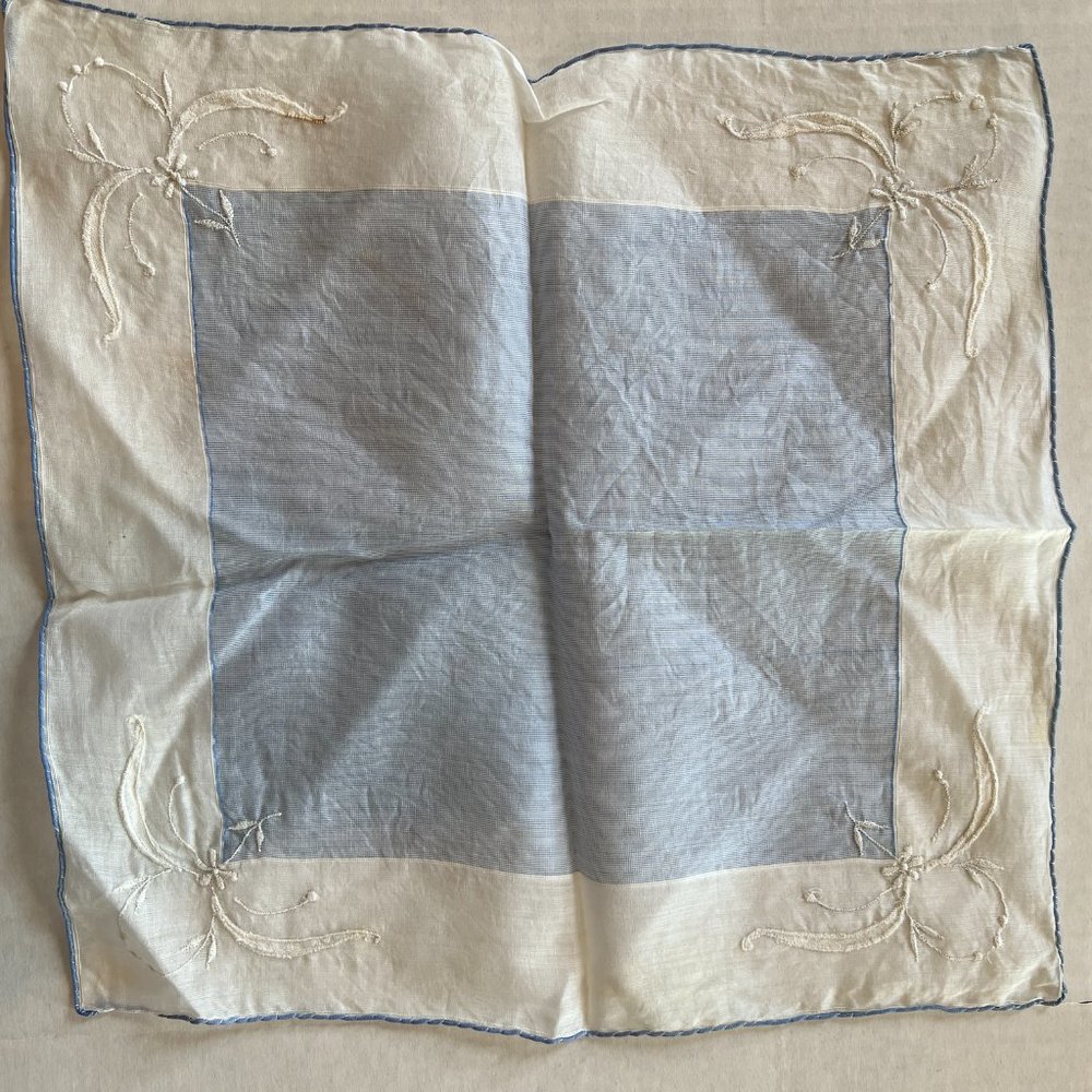 Handkerchief / Vintage / Blue w/white stitched boarder floral design